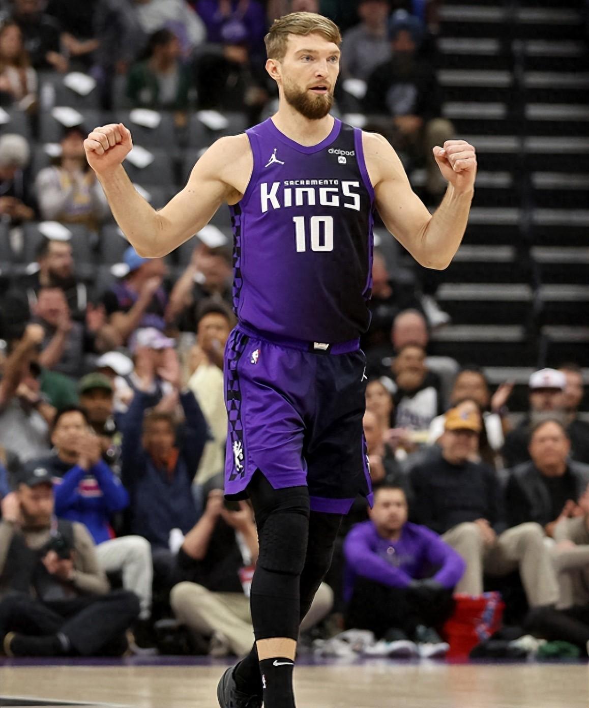 包含欧篮联赛程吃紧，密尔沃基雄鹿今夜再遭质疑，媒体盛赞，赛季目标并未改变的词条