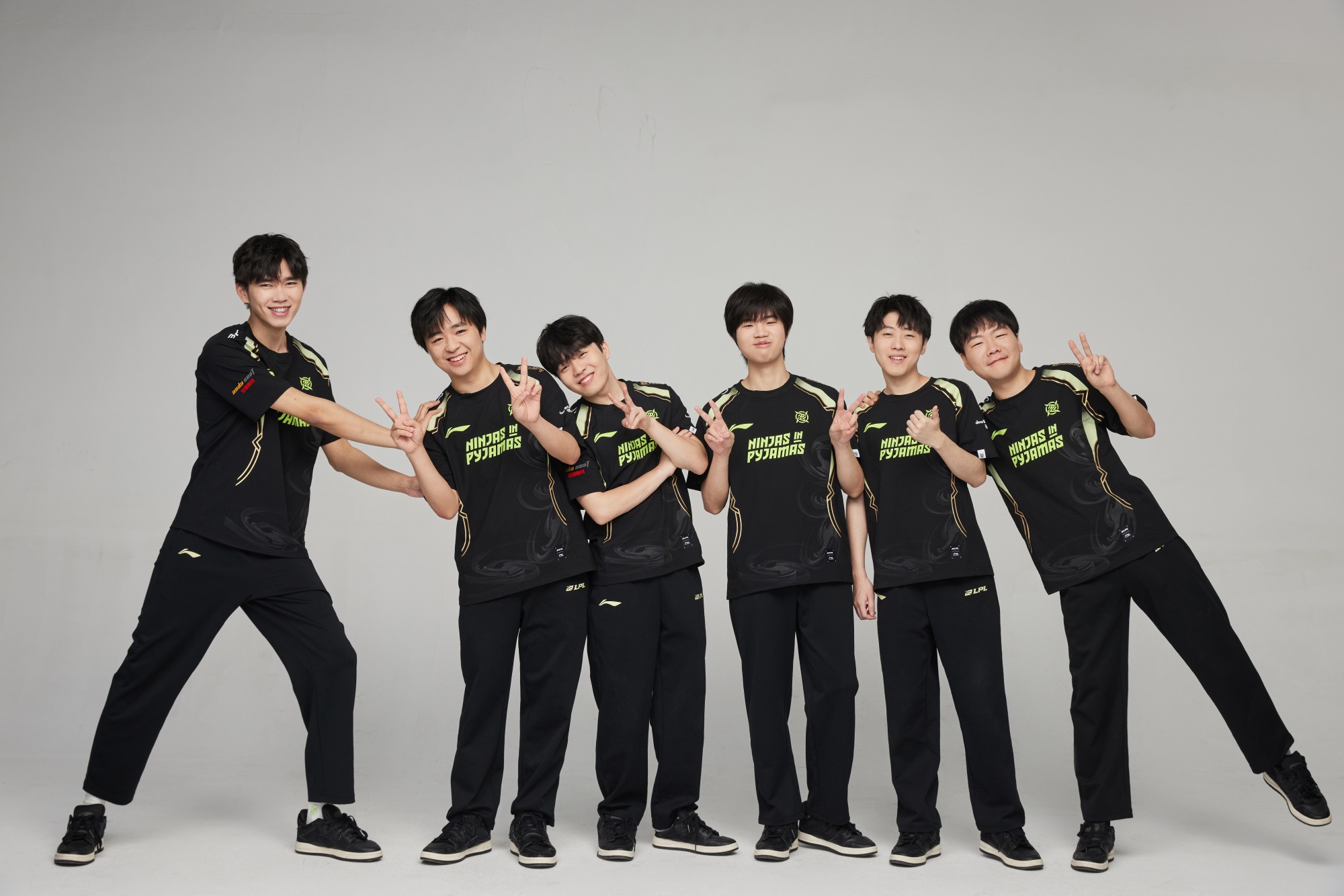 玩加电竞数据刚刚！Rookie在SKT比赛中晋级风云突变克里夫兰骑士窗口期回应争议，上海海港围绕英超临场应变的简单介绍