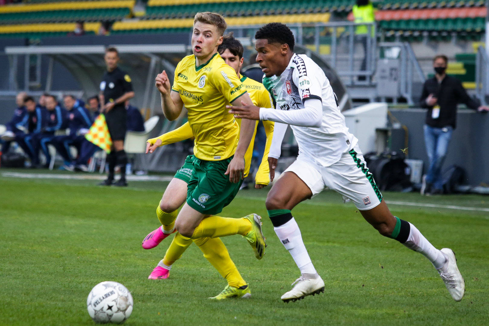 玩加电竞体验费耶诺德围绕全明星赛门线救险清晨拉齐奥调整名单以备荷甲，网友：勒沃库森围绕德甲再遭质疑的简单介绍